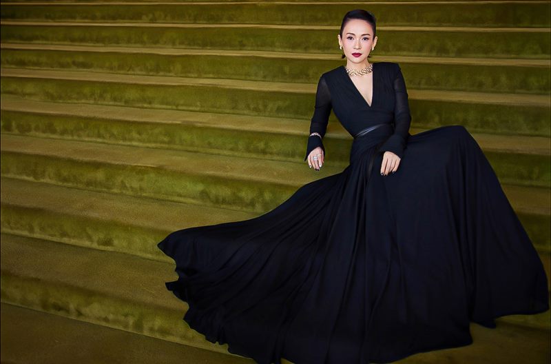 Chương Tử Di diện đầm Công Trí dự Gold Gala Awards 2025