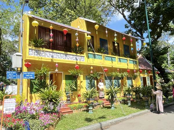 &#8220;Chuyến tàu đa sắc&#8221; tại Lễ hội hoa lan lớn nhất năm 2025