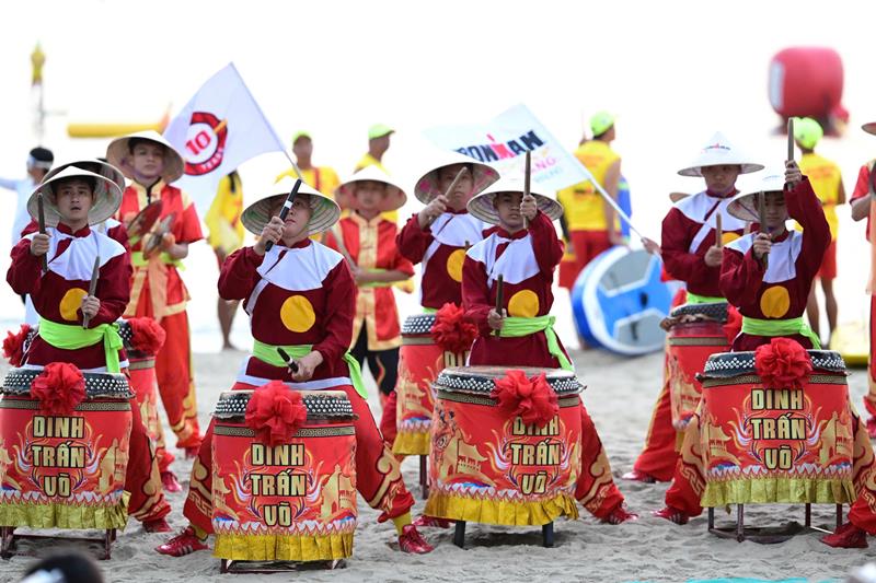 IRONMAN 70.3 Đà Nẵng 2025: số lượng vận động viên Việt Nam nhiều nhất 10 mùa giải