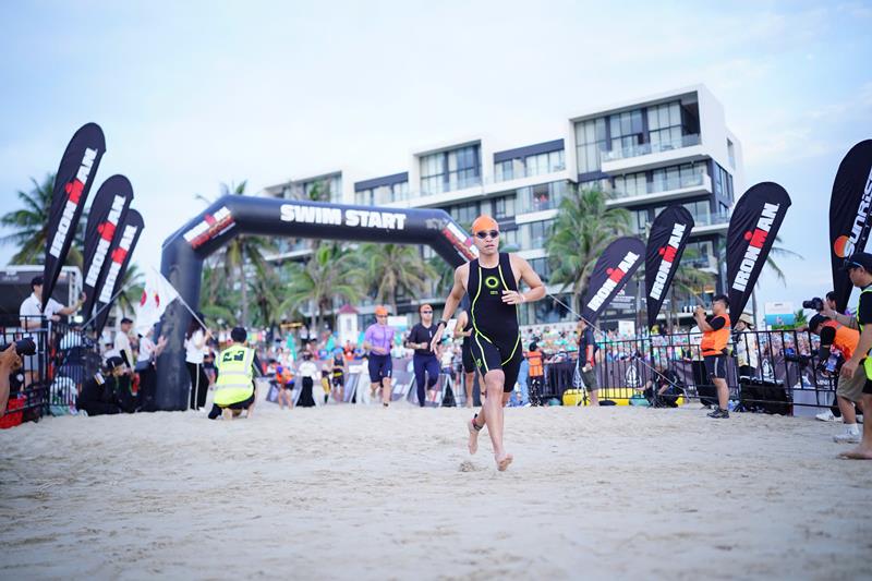 IRONMAN 70.3 Đà Nẵng 2025: số lượng vận động viên Việt Nam nhiều nhất 10 mùa giải