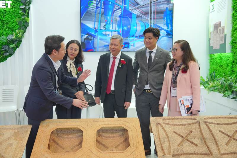 VIMF 2025 Bình Dương Trở Thành Tâm Điểm Cách Mạng Sản  Xuất Việt Nam