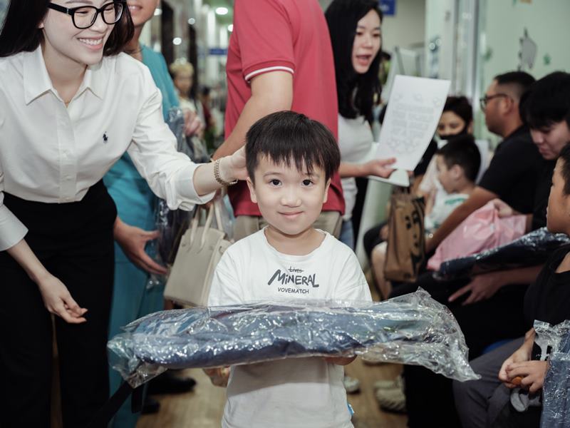 Gia đình ông Johnathan Hạnh Nguyễn tặng 1,52 tỷ đồng cho tổ chức Smile Train