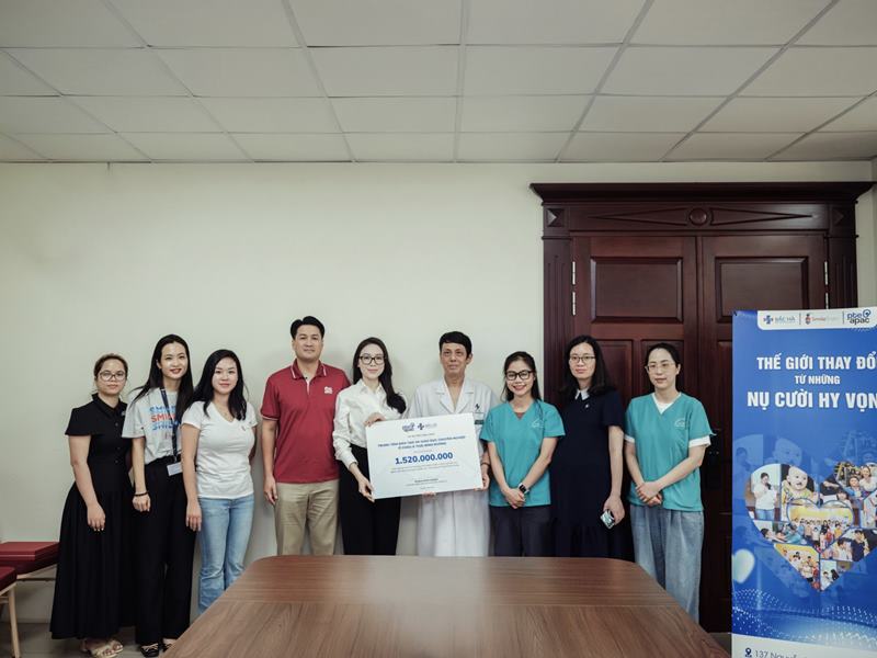 Gia đình ông Johnathan Hạnh Nguyễn tặng 1,52 tỷ đồng cho tổ chức Smile Train