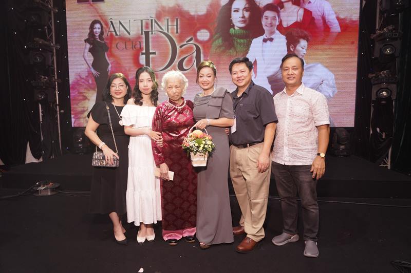 Thanh Lam – Hà Trần cùng các nghệ sĩ thăng hoa trong đêm nhạc “Ân tình của đá”