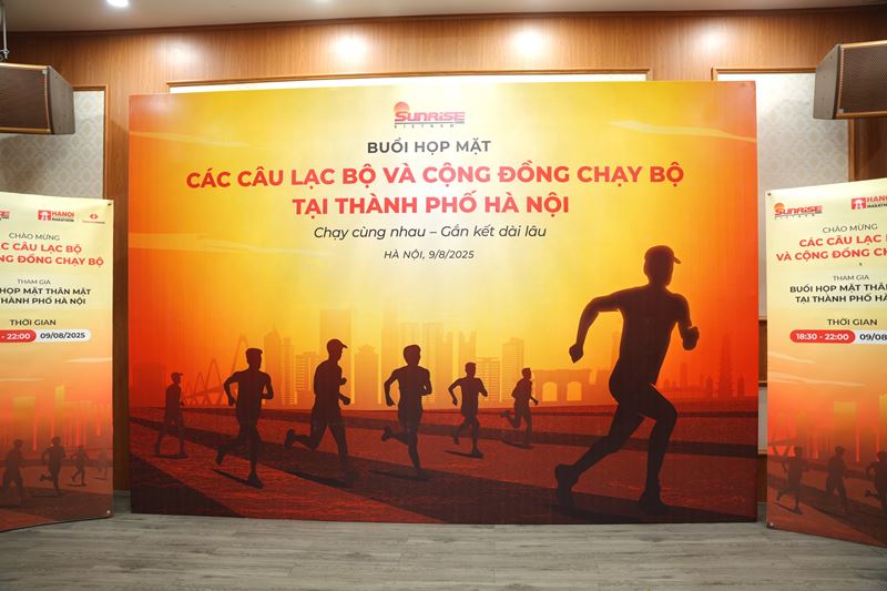 &#8220;Runners&#8221; miền Bắc họp mặt trước thềm Giải Marathon Quốc tế Hà Nội Techcombank Mùa thứ 4