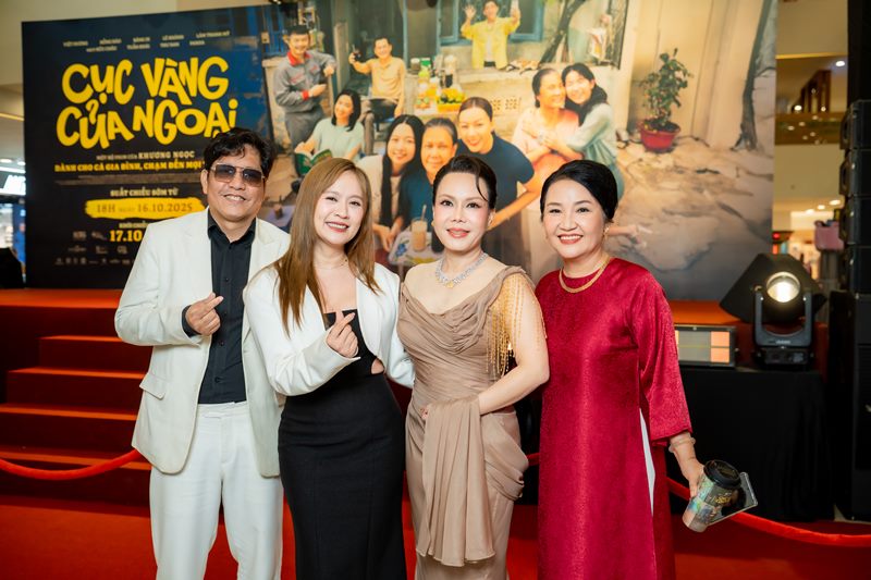 Dàn diễn viên ‘Mưa đỏ’ và ‘Tử chiến trên không’ đổ bộ thảm đỏ ra mắt phim ‘Cục Vàng Của Ngoại’