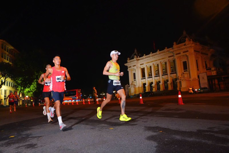 Nguyễn Thị Oanh về nhất giải Marathon quốc tế 2025 tại Hà Nội