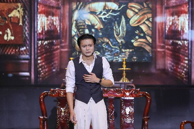 Henry Nguyễn mang đến không gian lắng đọng với chuyện tình nhiều nỗi niềm