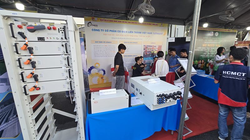 ơn 2.000 học sinh, sinh viên đến từ các Trường Cao đẳng, Trung cấp nghề