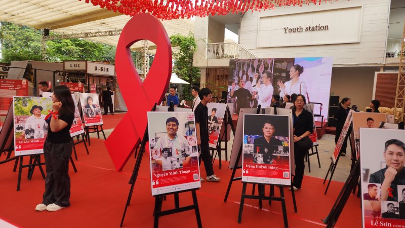 Đoàn kết là sức mạnh &#8211; Chung tay chấm dứt dịch bệnh AIDS