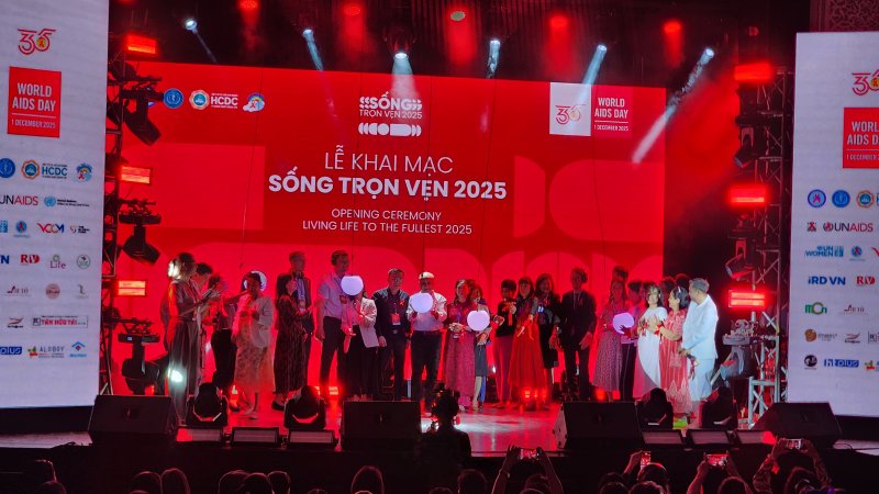 Đoàn kết là sức mạnh &#8211; Chung tay chấm dứt dịch bệnh AIDS