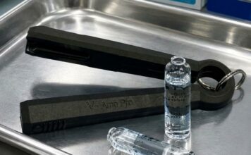 V-AmpPro giải pháp mới bảo vệ đôi tay thầy thuốc Giải pháp mới bảo vệ đôi tay thầy thuốc: Ra mắt dụng cụ bẻ ống thuốc an toàn V-AmpPro