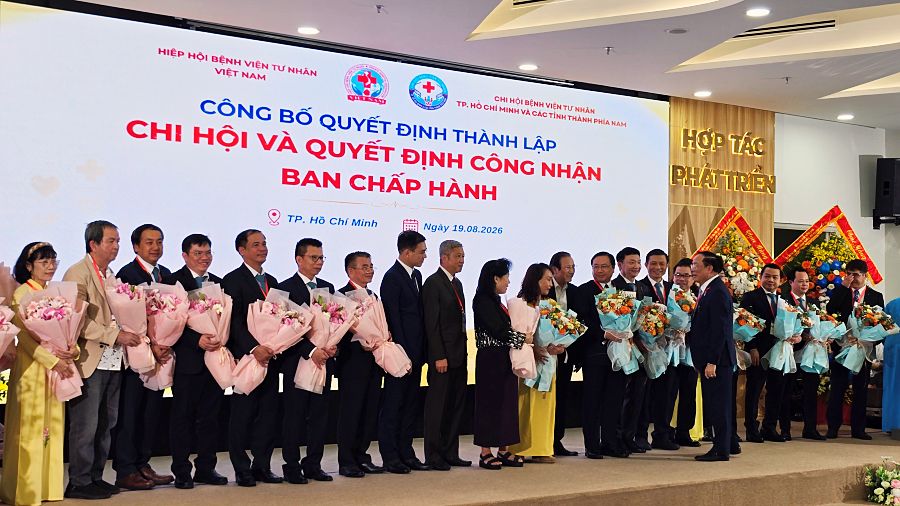 Phát triển nguồn nhân lực y tế tư nhân: Bài toán thu hút, đào tạo và giữ chân người tài