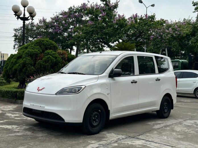 Wuling Darion 7 chỗ cửa lùa nhận cọc tại Việt Nam, khách tiên phong được giảm 40 triệu đồng