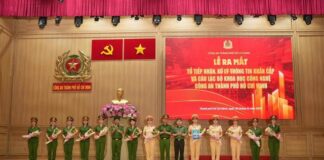 Ra mắt tổ tiếp nhận thông tin khẩn cấp và Câu lạc bộ Khoa học công nghệ
